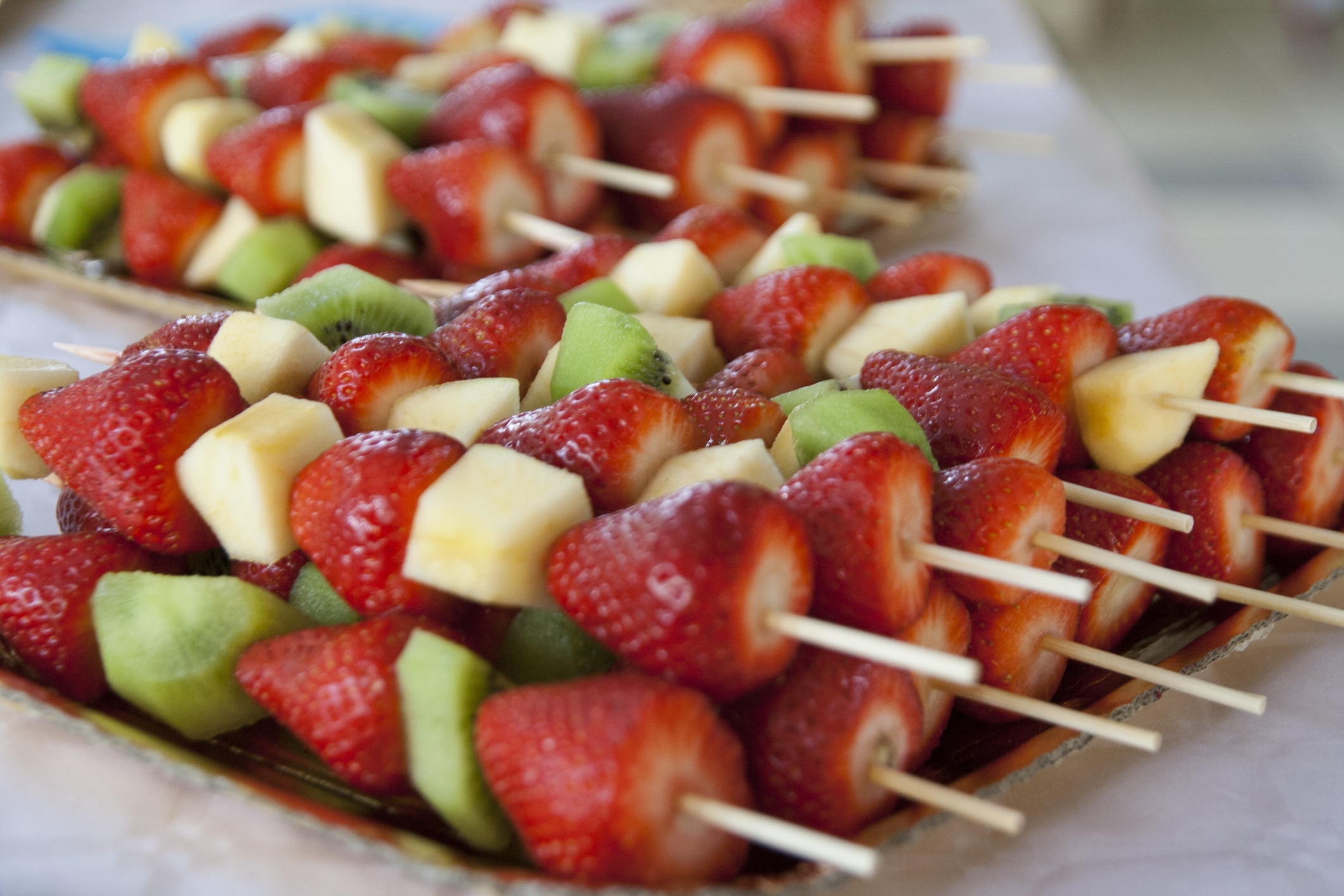 Brochetas de fruta de temporada